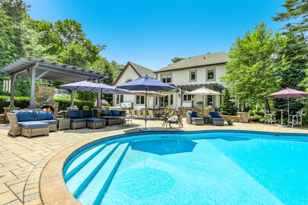 Exterior, Pool