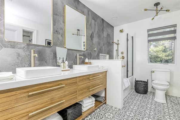 Bathroom, Dual Sink Vanities, Interior