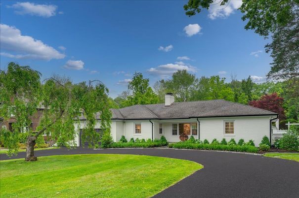 Backyard, Exterior, Facade, Ranch