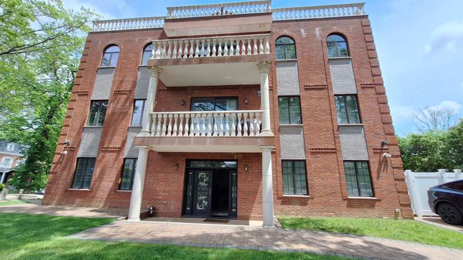 Exterior, Facade, Brick Facade, Rowhouse