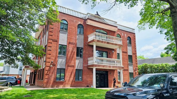 Exterior, Facade, Brick Facade, Rowhouse
