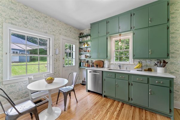 Dining room, Interior, Kitchen, Stainless Steel Appliances, Wood Texture Flooring