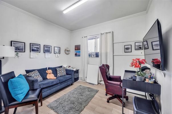 DE Listing image placeholder