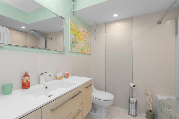 Bathroom, Interior, Recessed Lighting