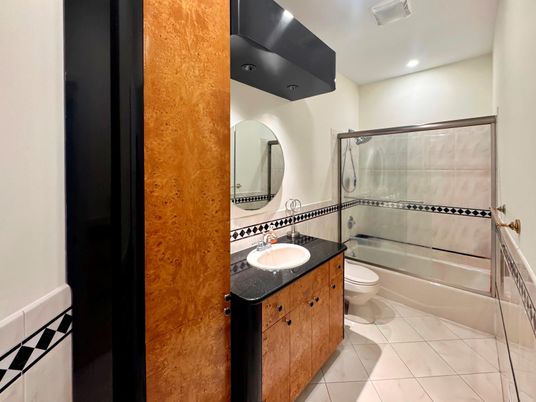 Bathroom, Interior, Recessed Lighting