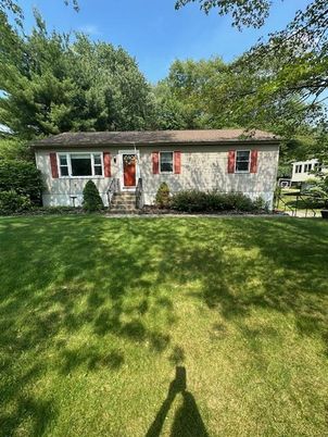 Backyard, Exterior, Facade, Cape Cod