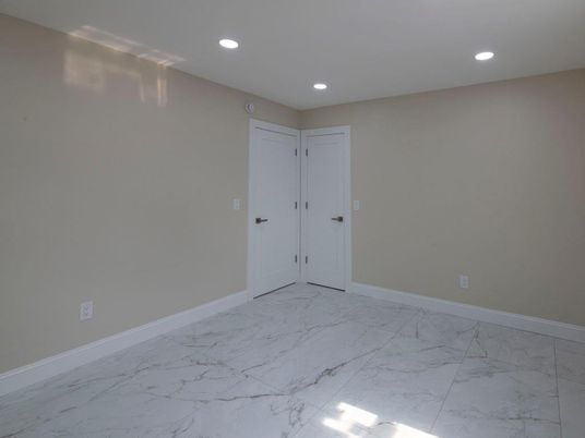 Empty room, Interior, Marble, Recessed Lighting