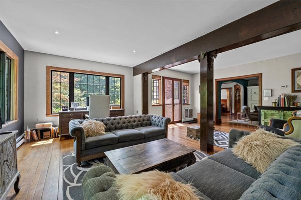 Interior, Living room, Recessed Lighting, Wood Texture Flooring