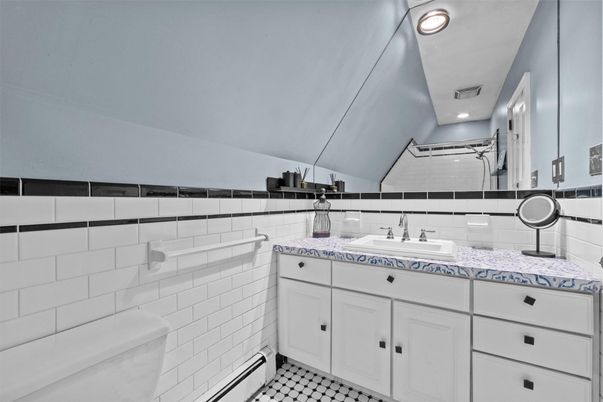 Bathroom, Interior, Recessed Lighting