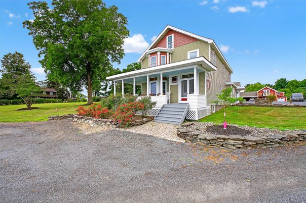 Backyard, Exterior, Facade, Queen Anne Victorian