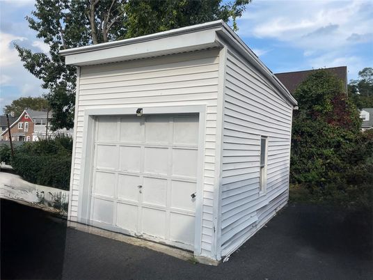 Detached Garage, Exterior