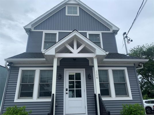 Exterior, Facade, Queen Anne Victorian