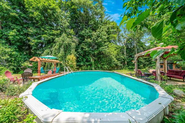Exterior, Playground, Pool