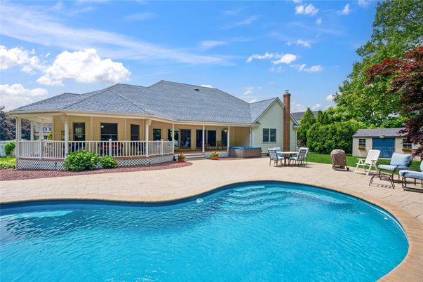 Exterior, Pool