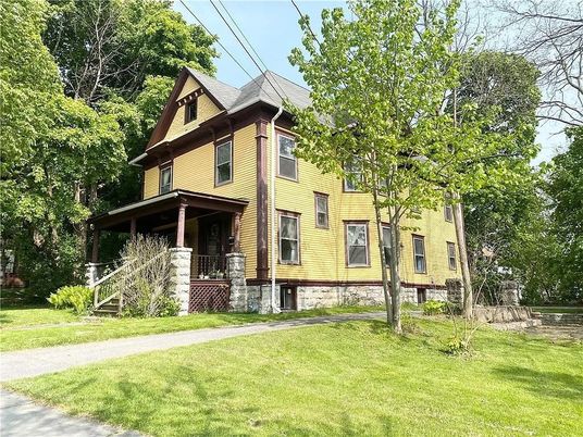Backyard, Exterior, Facade, Queen Anne Victorian