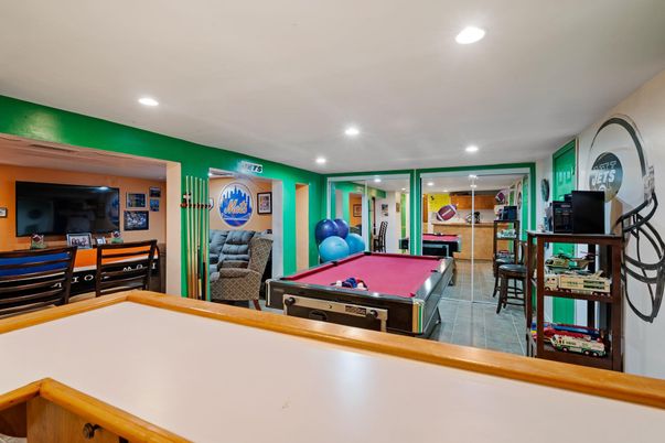 Billiard Table, Game Room, Interior, Recessed Lighting