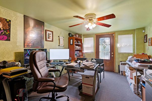 Home Office, Interior