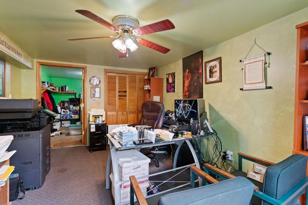 Home Office, Interior