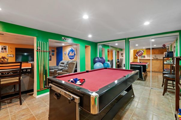Billiard Table, Game Room, Interior, Recessed Lighting