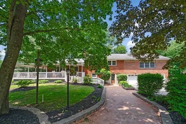 Exterior, Facade, Brick Facade, Split Level