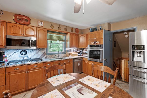 Dining room, Interior, Kitchen, Stainless Steel Appliances