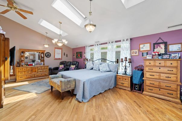 Bedroom, Interior, Pendant Lights, Wood Texture Flooring