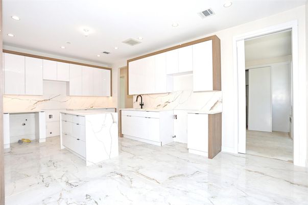 Interior, Kitchen, Marble, Marble Walls, Recessed Lighting