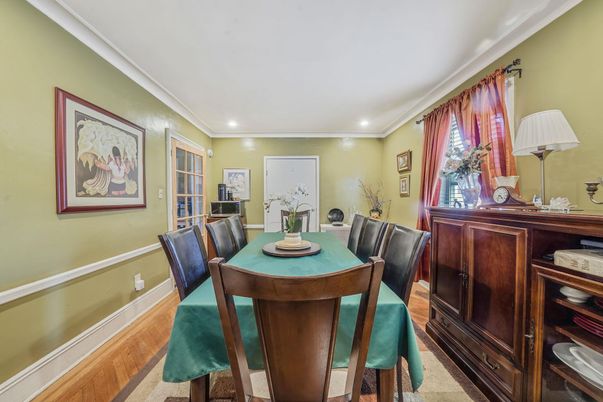 Dining room, Interior, Recessed Lighting, Wood Texture Flooring
