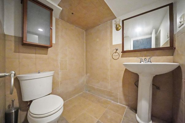Bathroom, Interior, Recessed Lighting