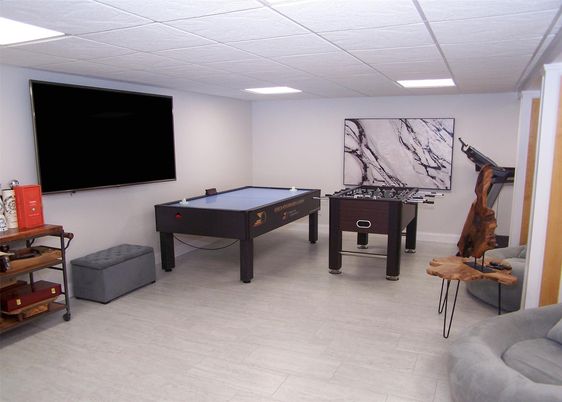 Game Room, Interior, Recessed Lighting
