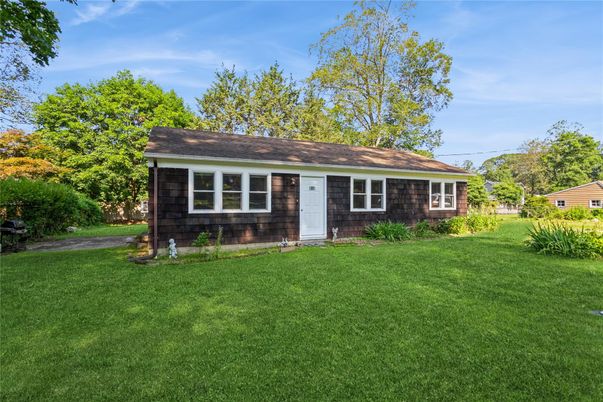 Exterior, Facade, Cape Cod