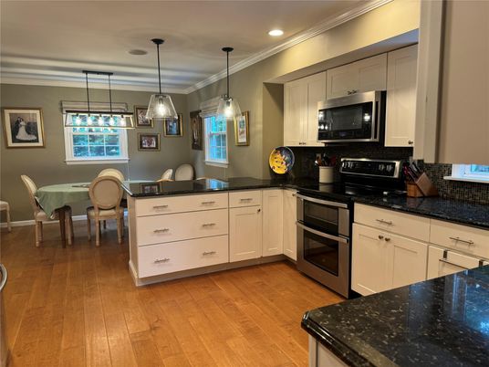 Dining room, Interior, Kitchen, Pendant Lights, Recessed Lighting, Wood Texture Flooring