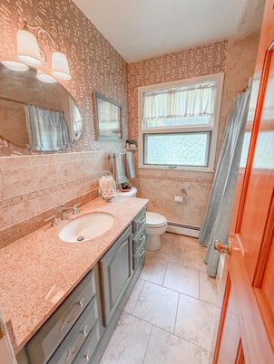 Bathroom, Dual Sink Vanities, Interior