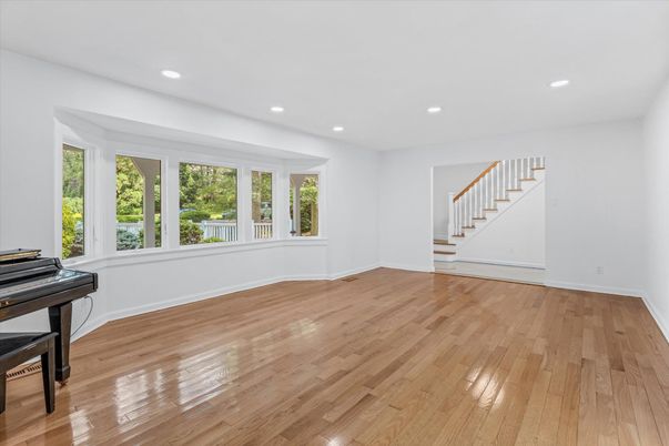 Empty room, Interior, Piano, Recessed Lighting, Wood Texture Flooring
