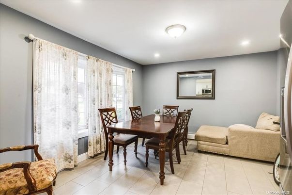 Dining room, Interior, Recessed Lighting