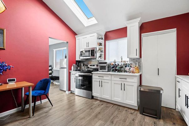 Interior, Kitchen, Stainless Steel Appliances, Wood Texture Flooring
