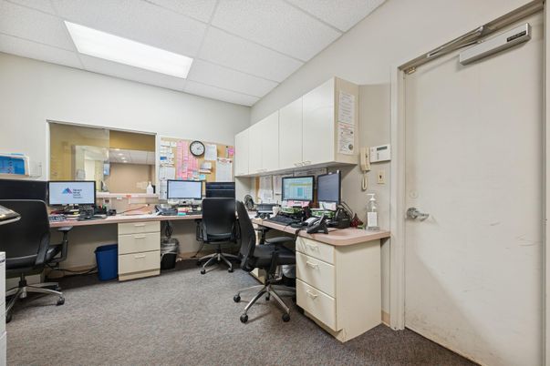 Home Office, Interior