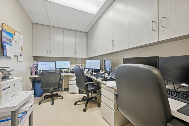 Home Office, Interior