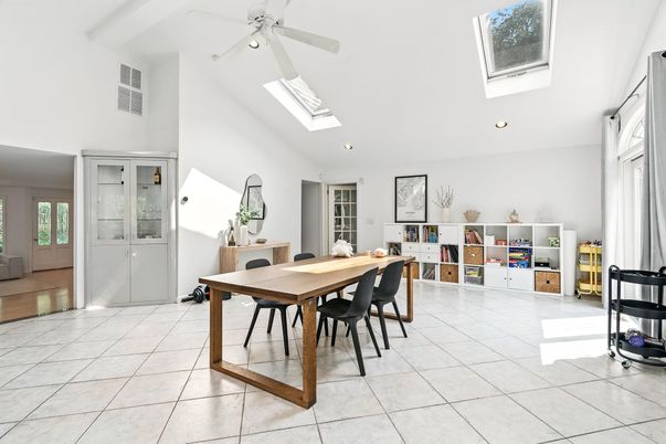 Dining room, Interior, Recessed Lighting