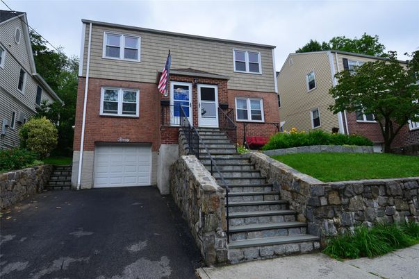 Attached, Exterior, Facade, Brick Facade, Rowhouse