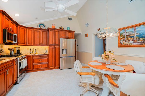 Dining room, Interior, Kitchen, Pendant Lights, Recessed Lighting, Stainless Steel Appliances