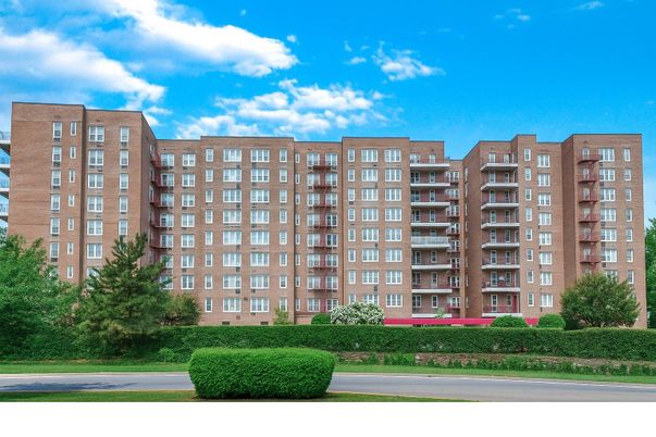 Exterior, Facade, Condo Building