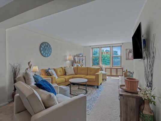 Interior, Living room, Water