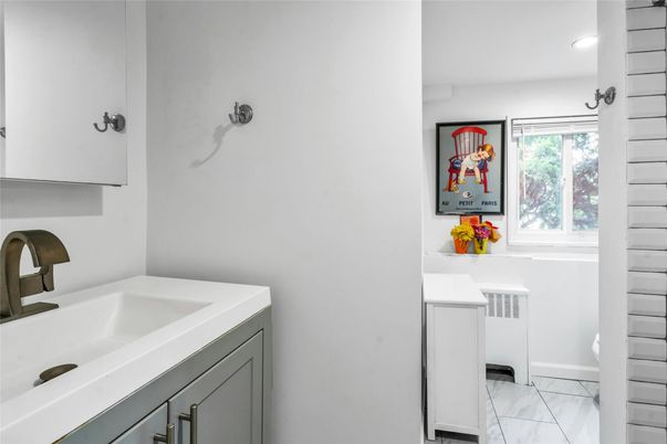 Bathroom, Interior, Marble, Recessed Lighting