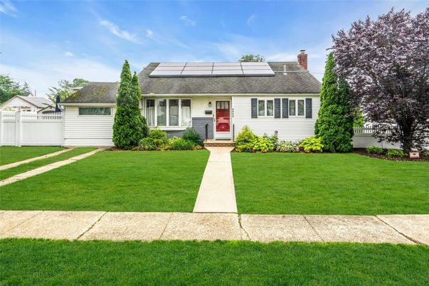 Exterior, Facade, Solar Panels, Cape Cod