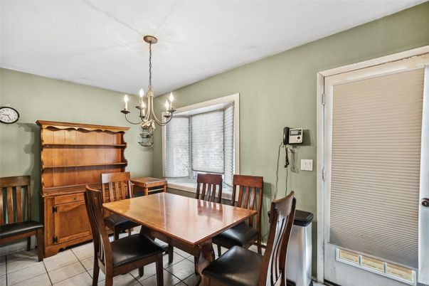 Chandelier, Dining room, Interior