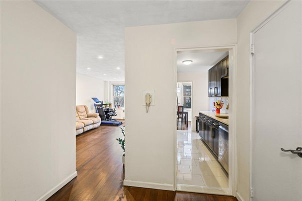 Interior, Kitchen, Living room, Recessed Lighting, Wood Texture Flooring