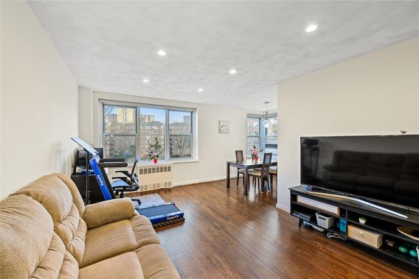 Dining room, Fitness Equipment, Interior, Living room, Recessed Lighting, Wood Texture Flooring