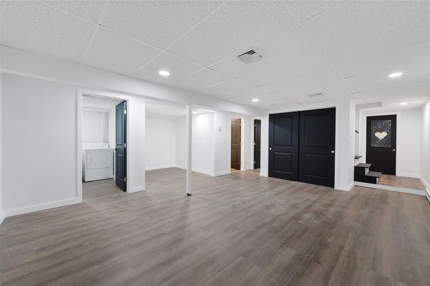 Empty room, Interior, Recessed Lighting, Washer, Wood Texture Flooring