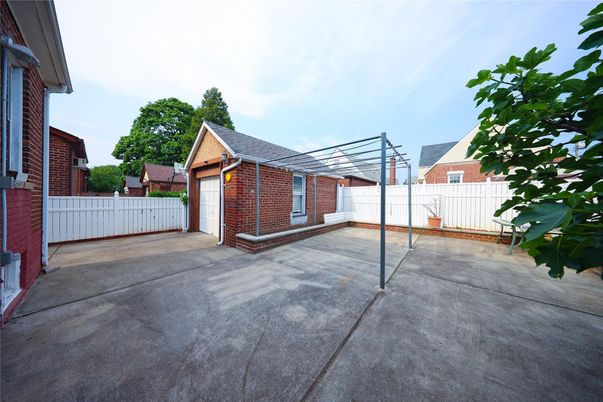 Backyard, Detached Garage, Exterior